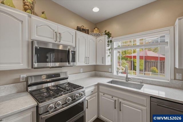 793 Lakefair Pl N, Keizer, OR 97303