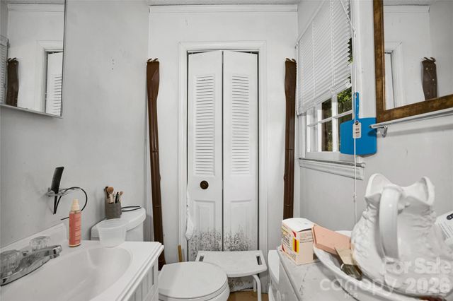 308 S Pine Street, Dallas, NC 28034