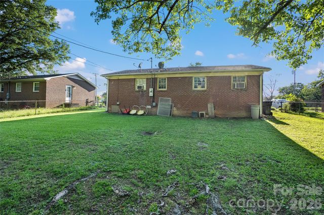 308 S Pine Street, Dallas, NC 28034