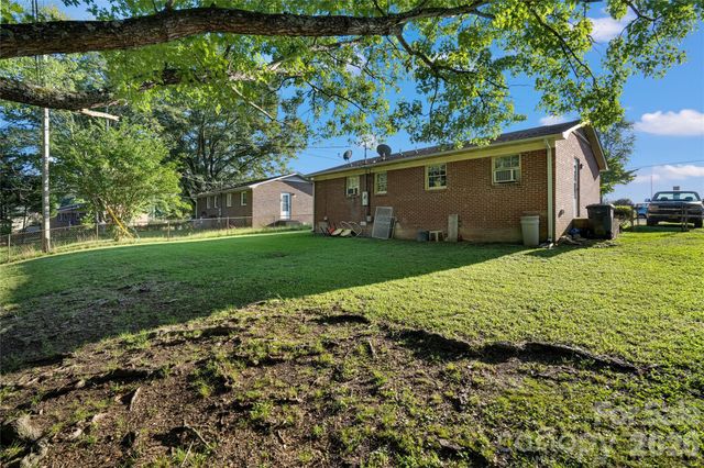 308 S Pine Street, Dallas, NC 28034