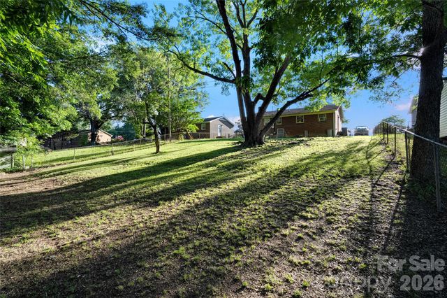 308 S Pine Street, Dallas, NC 28034