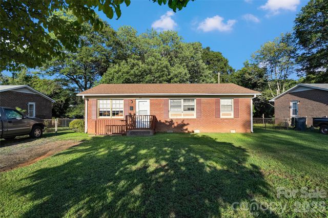 308 S Pine Street, Dallas, NC 28034