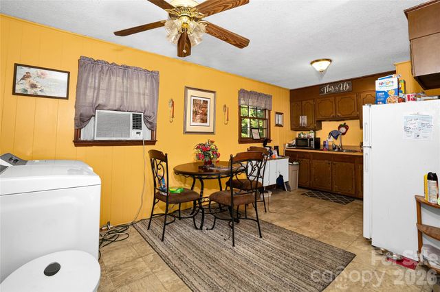 308 S Pine Street, Dallas, NC 28034
