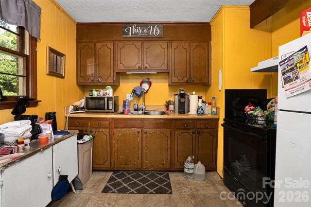 308 S Pine Street, Dallas, NC 28034
