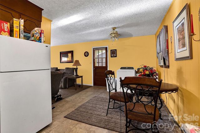 308 S Pine Street, Dallas, NC 28034