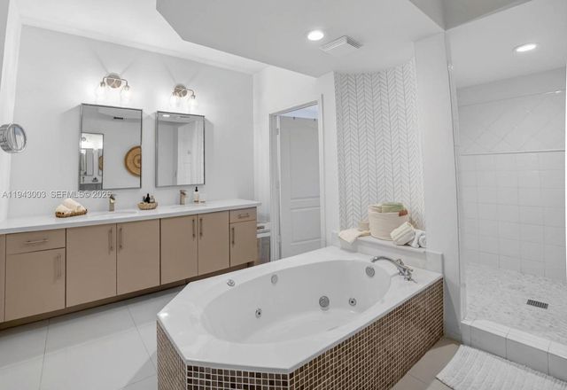 10710 NW 66th St 114, Doral, FL 33178