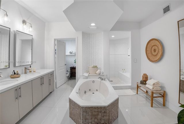 10710 NW 66th St 114, Doral, FL 33178