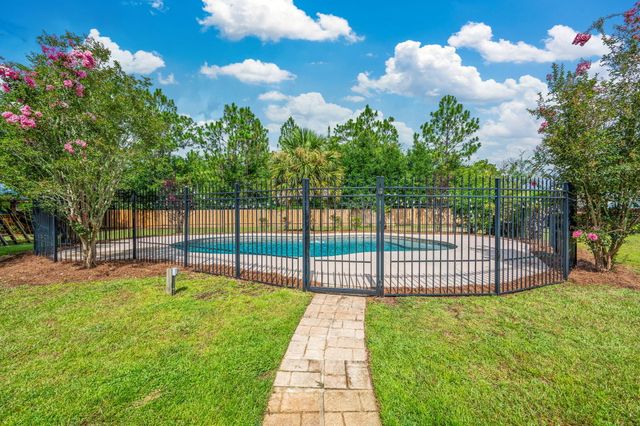 5534 Frontier Drive, Crestview, FL 32536
