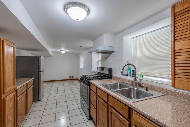 7408 W ADDISON Street 2, Chicago, IL 60634