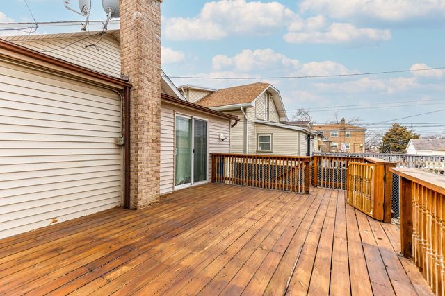 7408 W ADDISON Street 2, Chicago, IL 60634