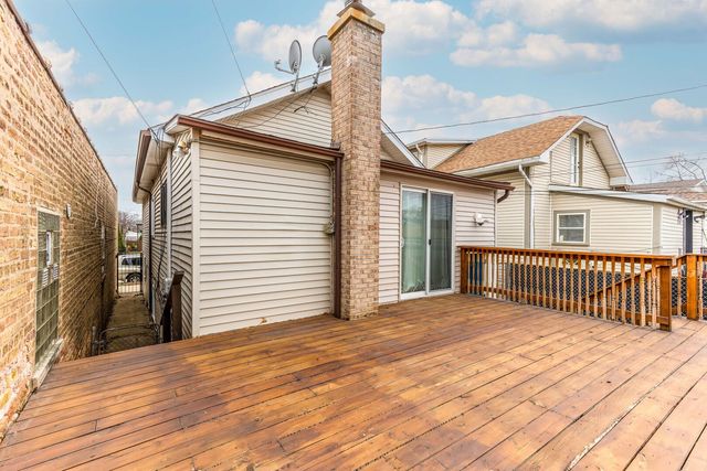 7408 W ADDISON Street 2, Chicago, IL 60634