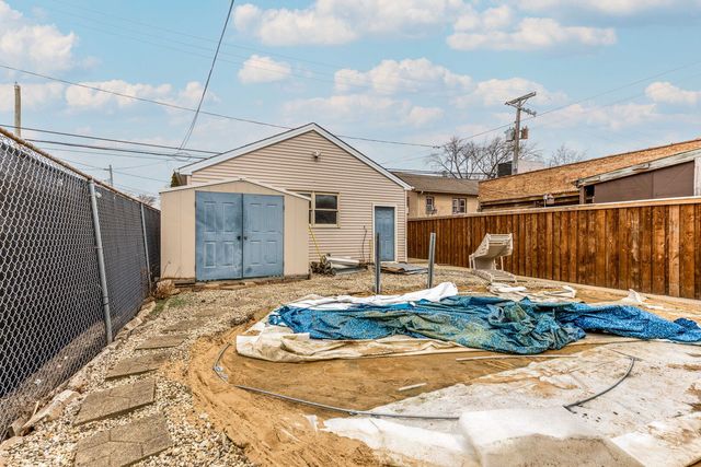 7408 W ADDISON Street 2, Chicago, IL 60634