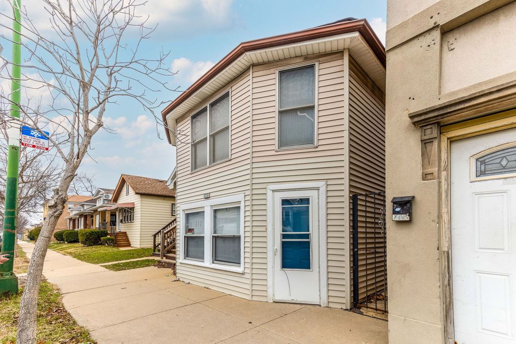 7408 W ADDISON Street 2, Chicago, IL 60634