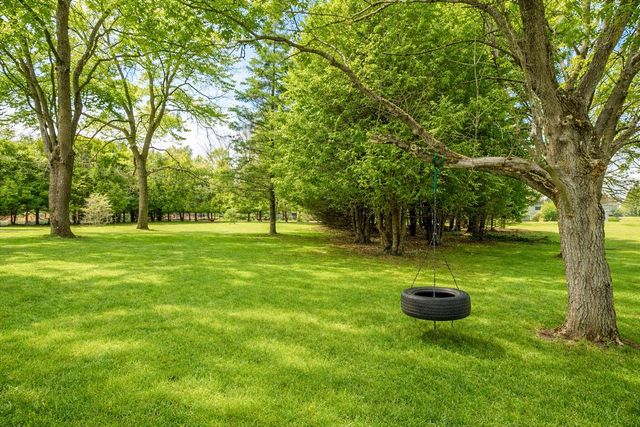 1858 Wayside DRIVE, Hartford, WI 53027