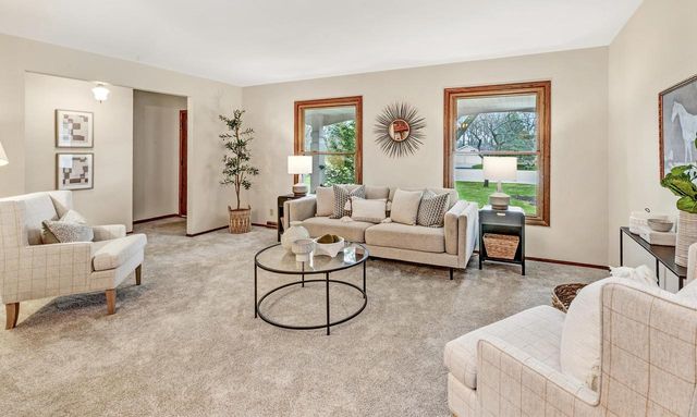 1858 Wayside DRIVE, Hartford, WI 53027