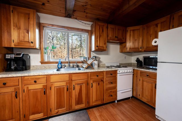 135 Pine River Path, Effingham, NH 03882