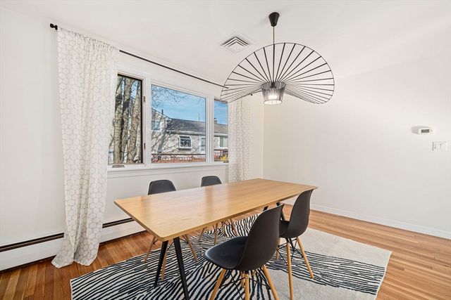 66 Roosevelt Rd 66, Newton, MA 02459