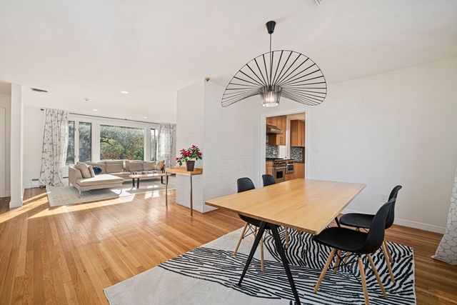 66 Roosevelt Rd 66, Newton, MA 02459