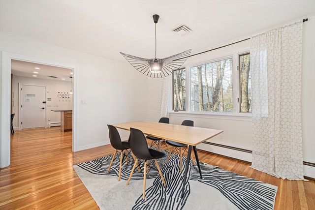 66 Roosevelt Rd 66, Newton, MA 02459