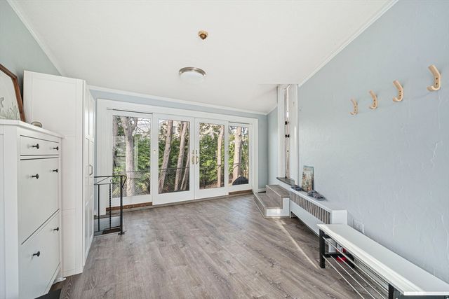 66 Roosevelt Rd 66, Newton, MA 02459