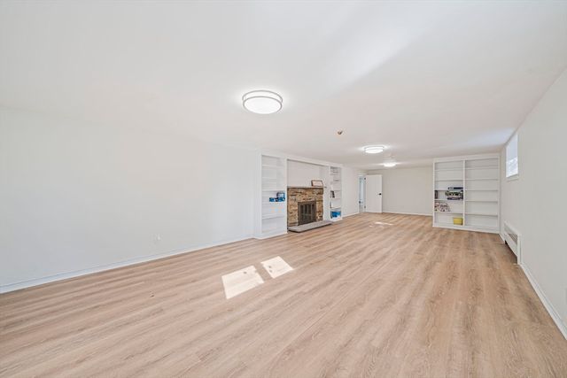 66 Roosevelt Rd 66, Newton, MA 02459