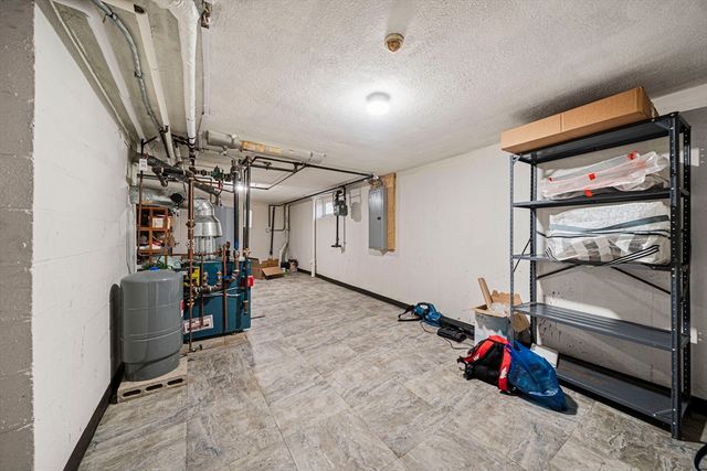 66 Roosevelt Rd 66, Newton, MA 02459