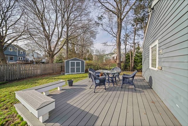 66 Roosevelt Rd 66, Newton, MA 02459