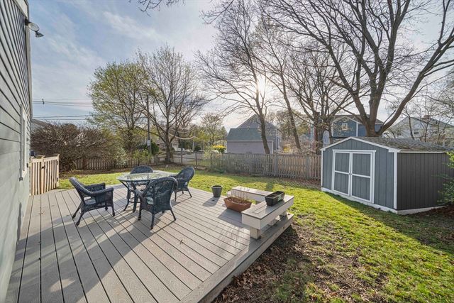 66 Roosevelt Rd 66, Newton, MA 02459