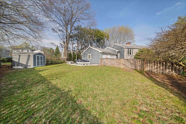 66 Roosevelt Rd 66, Newton, MA 02459