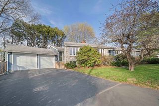 66 Roosevelt Rd 66, Newton, MA 02459