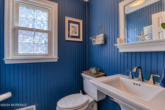 82 Inskip Avenue, Ocean Grove, NJ 07756