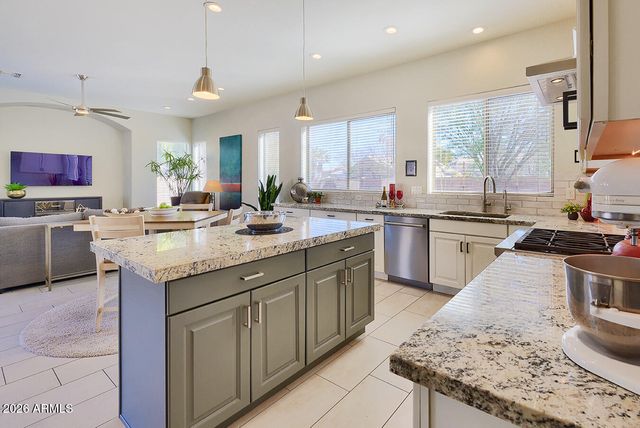 1792 W RAVEN Drive, Chandler, AZ 85286