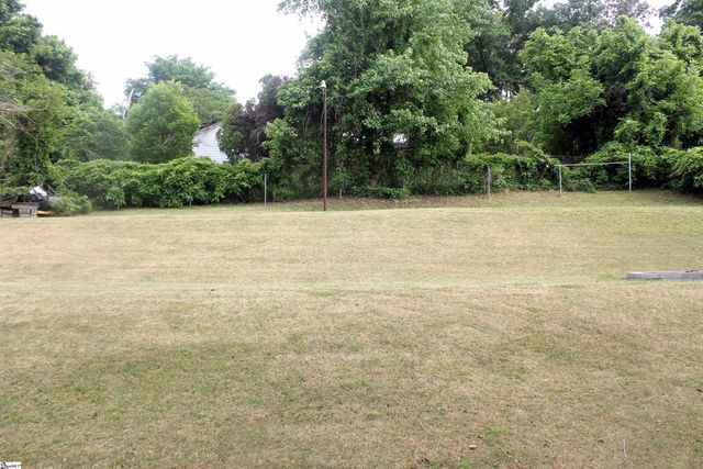 1117 Farrs Bridge Road, Greenville, SC 29611