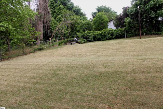 1117 Farrs Bridge Road, Greenville, SC 29611