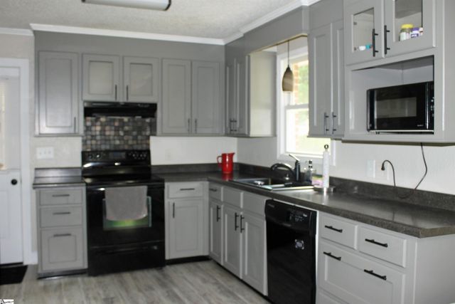 1117 Farrs Bridge Road, Greenville, SC 29611