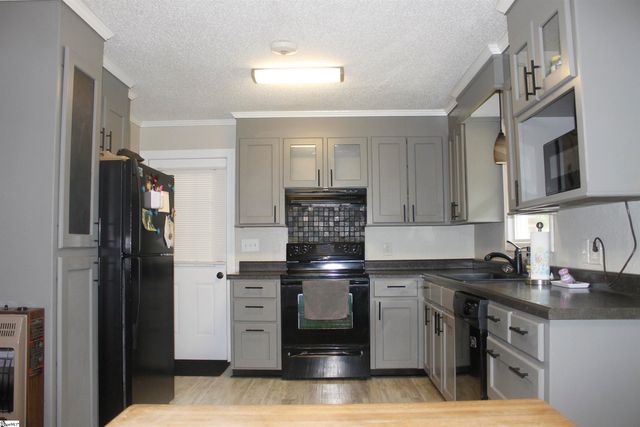 1117 Farrs Bridge Road, Greenville, SC 29611