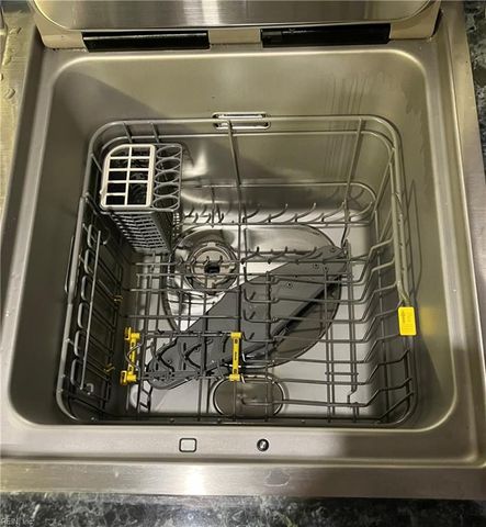 624 Glasgow ST, Portsmouth, VA 23704