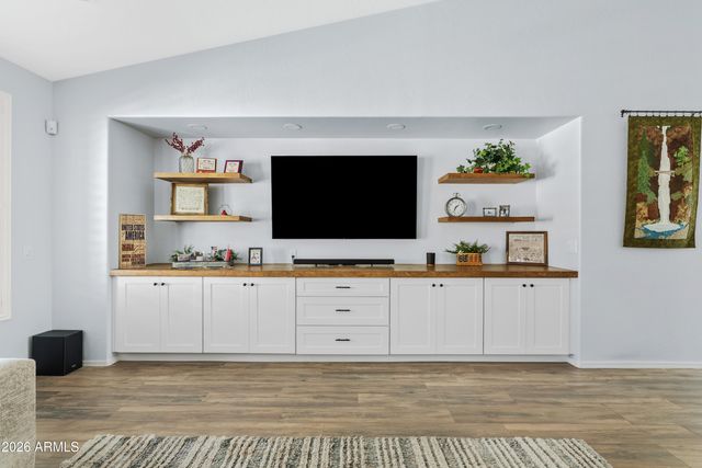 1748 E IRIS Drive, Chandler, AZ 85286