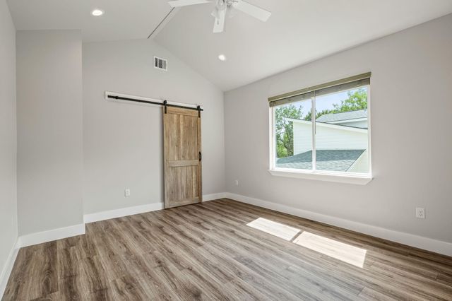 48 Wood Glen DR, Wimberley, TX 78676