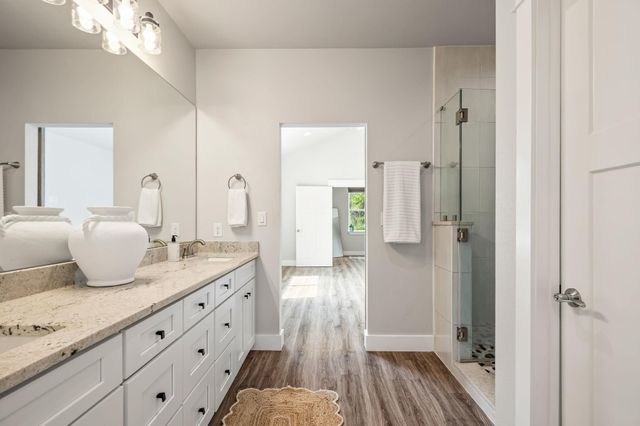 48 Wood Glen DR, Wimberley, TX 78676