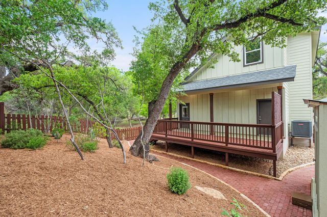 48 Wood Glen DR, Wimberley, TX 78676