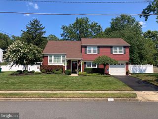 2 TOLLHOUSE RD, Eastampton, NJ 08060