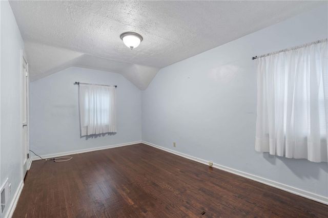 2050 Elmbrook Ln, Scott Twp, PA 15243