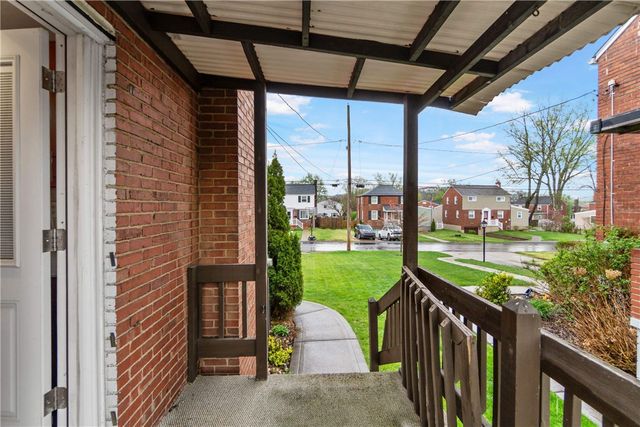 2050 Elmbrook Ln, Scott Twp, PA 15243