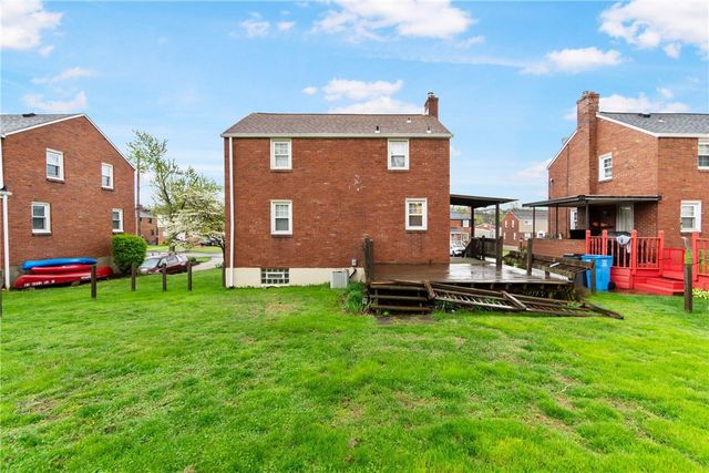 2050 Elmbrook Ln, Scott Twp, PA 15243