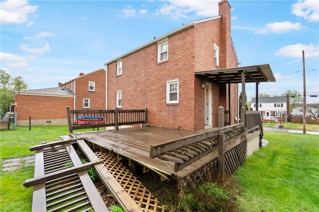 2050 Elmbrook Ln, Scott Twp, PA 15243