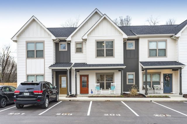 203 Thompson Park Dr, Nashville, TN 37211
