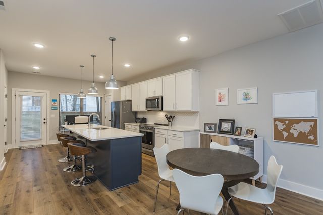 203 Thompson Park Dr, Nashville, TN 37211