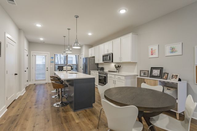 203 Thompson Park Dr, Nashville, TN 37211