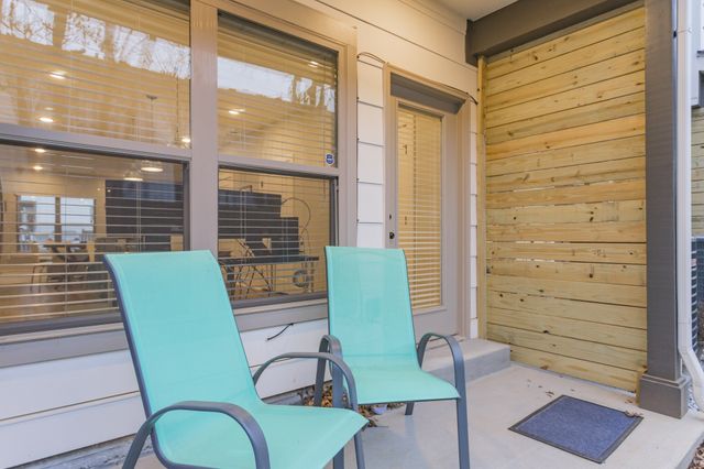 203 Thompson Park Dr, Nashville, TN 37211